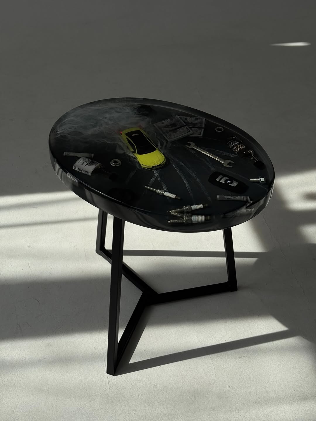 "High Stakes" Round Resin & Live-Edge Side Hand Made Table